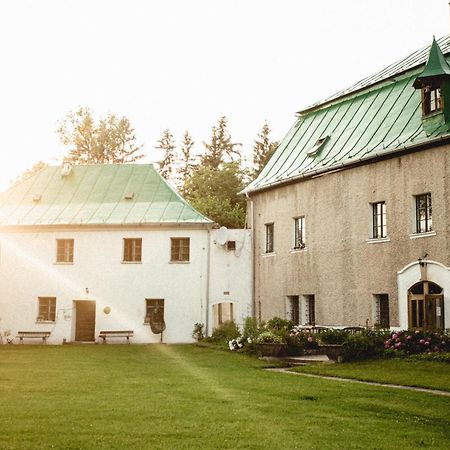 Готель Lesny Dwor W Gorach Sowich Волібуж Екстер'єр фото