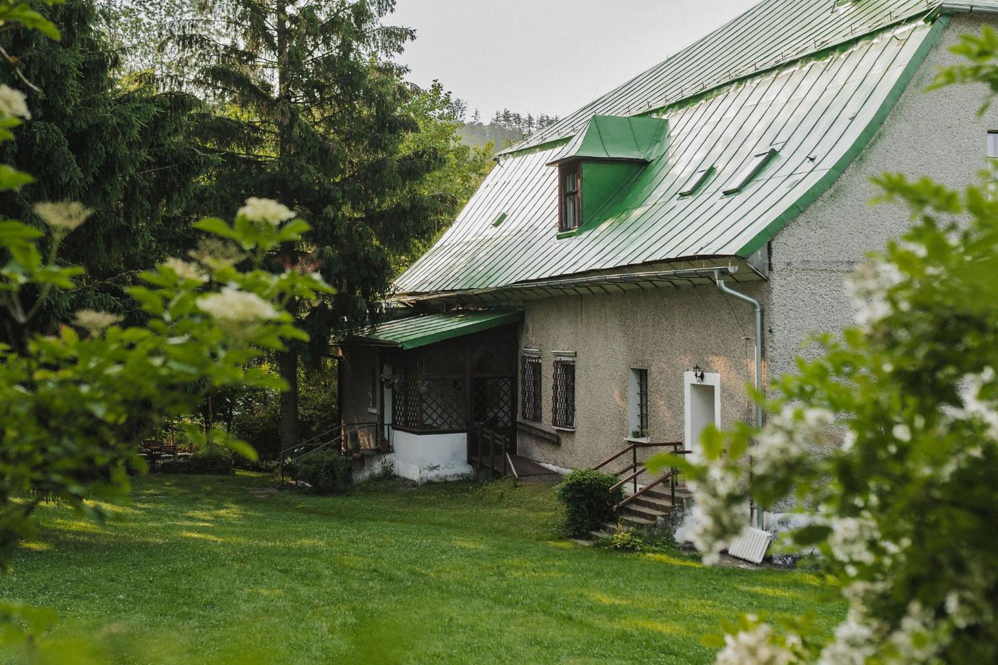 Готель Lesny Dwor W Gorach Sowich Волібуж Екстер'єр фото